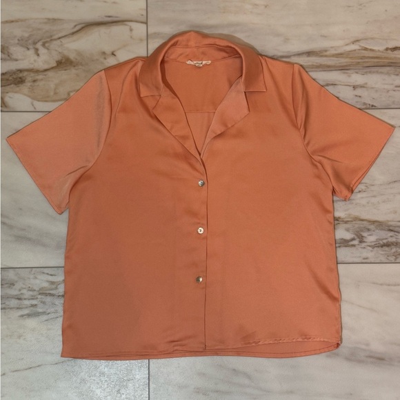 Easel Los Angeles Satin Button Down Blouse Size Small in Burnt Orange - Picture 1 of 8